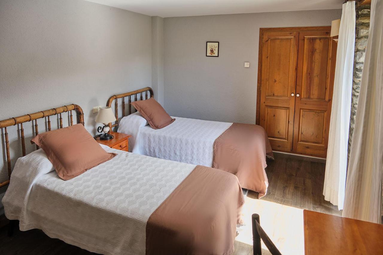 Cal Marrufes Guest House Puigcerda Exterior photo
